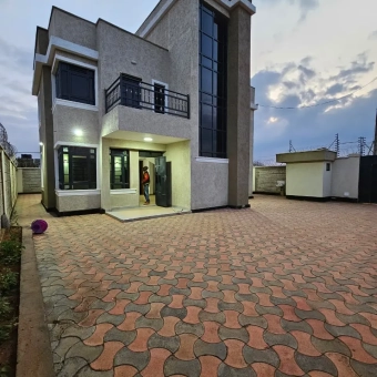 4 bedroom Villa in kamakis,karuguru