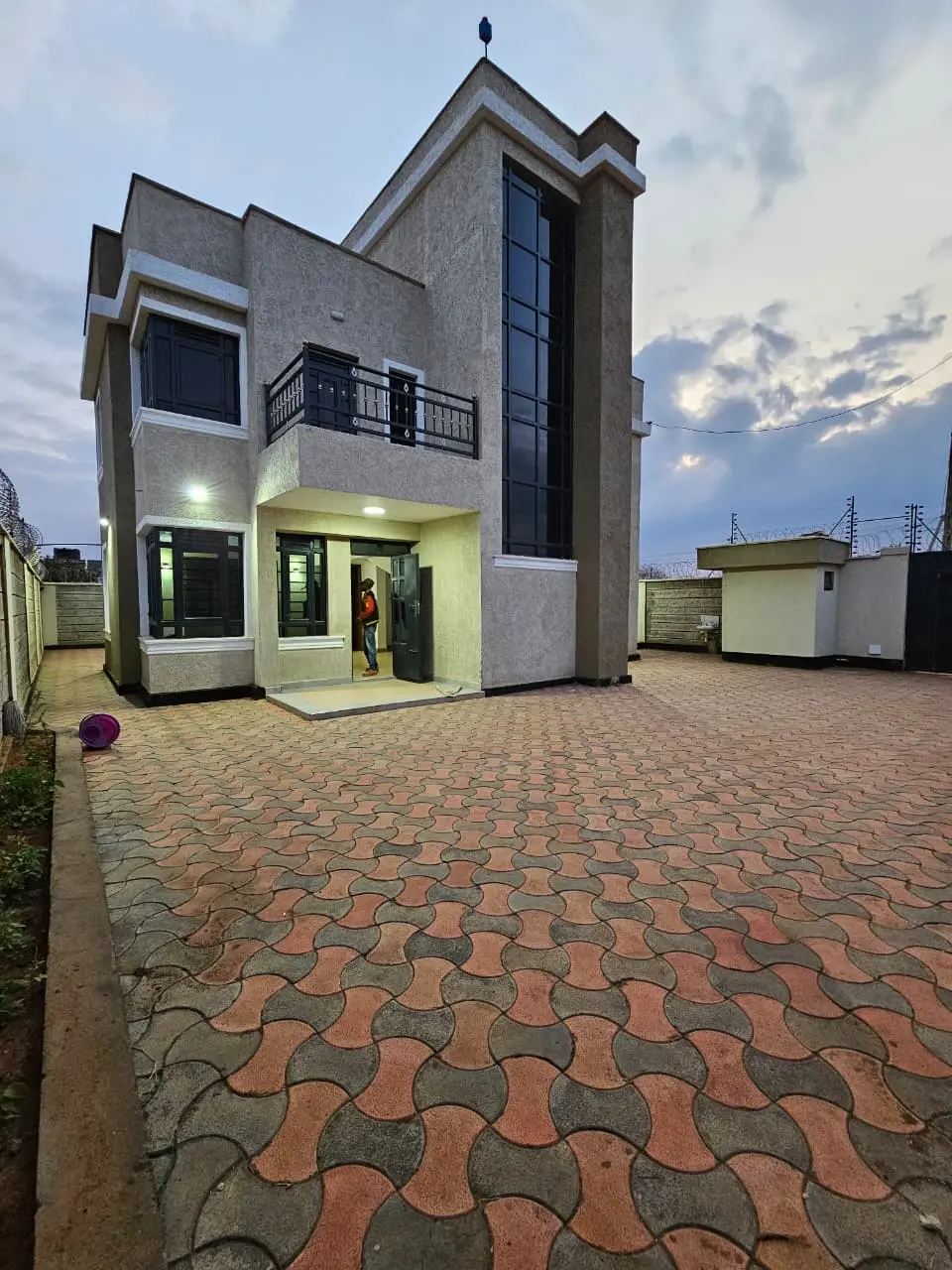 4 bedroom Villa in kamakis,karuguru